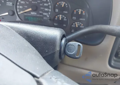 2002 Chevrolet Silverado 1500 Ls z USA, uszkodzony, nr VIN 2GCEK19T821147273